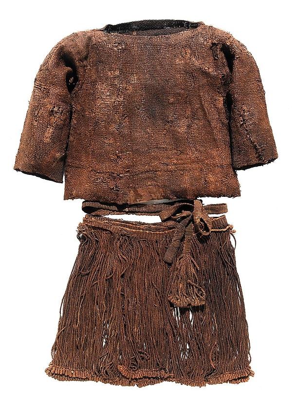 14. Tunç Çağında yaşayan Danimarkalı Egtved Kızının kıyafetleri. 1921'de kazılan bir höyükte bulunan tabutun içinden, öküz derisine sarılı olan Egtved Kızı çıktı.