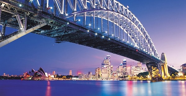 10. Какой город изображен на фото?