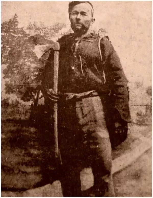 Seyit Onbaşı, 1918 yılında terhis olduktan sonra Havran'da bulunan köyüne geri döndü. Burada ormancılık ve kömürcülük yapmaya devam etti.