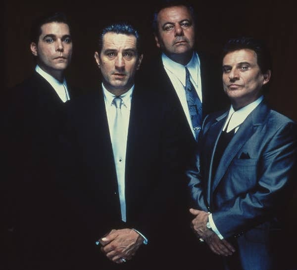 16. 'Goodfellas'taki karakterlerin çoğu, 1950'lerde Lucchese suç ailesiyle ilişkilendirilen kahraman Henry Hill (Ray Liotta) de dahil olmak üzere gerçek gangsterlere dayanmaktadır.