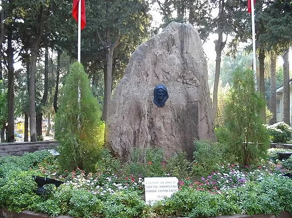 14.	Pay a visit to Mrs. Zübeyde's tomb