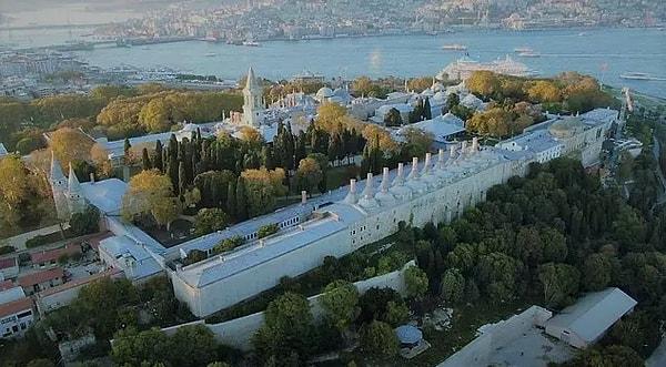 1. Topkapi Palace (Istanbul)