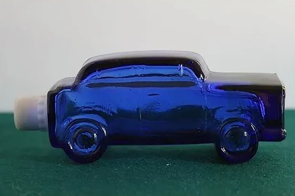 5. Как назывался этот одеколон?