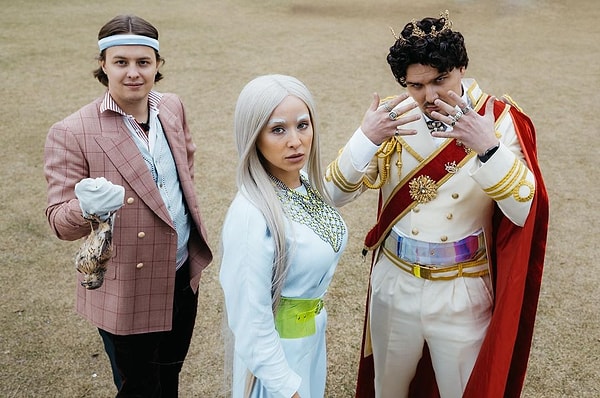 Среди тех, кого унесло был под лед на Волге, был 34-летний основатель группы Cream Soda Дмитрий Свиргунов и его брат Роман. Также ищут тело 28-летнего Георгия Киселева