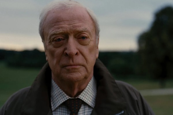 2. ПРАВДА или ЛОЖЬ: Дворецкого Бэтмена зовут Альберт.