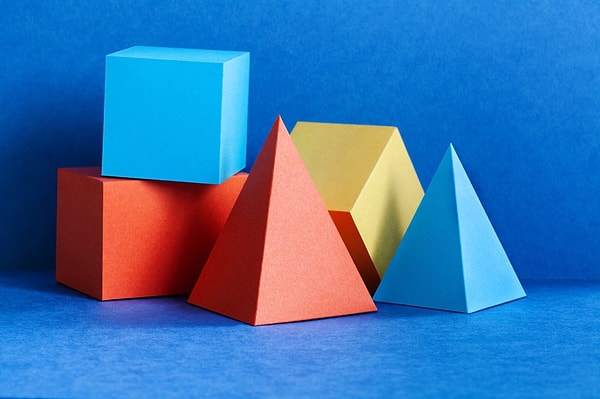 16. ПРАВДА или ЛОЖЬ: Диагонали, проведенные из противоположных углов прямоугольника, всегда будут делить друг друга пополам.