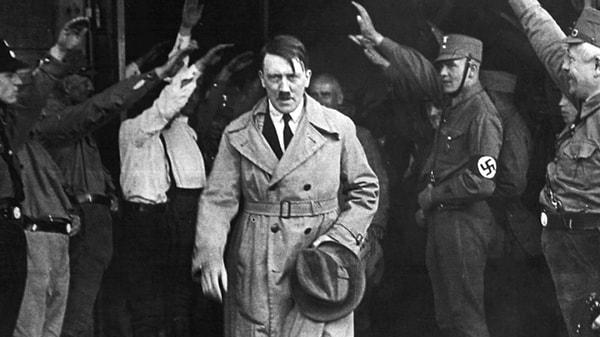 İşte Hitler kaçak olduğu bu dönemde bir evde saklanıyordu. Alman askerleri yerini bulduğundaysa kendi canını almaya karar vermişti!