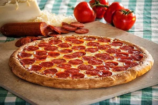 6. Pepperoni pizza kalp hastalığı riskinizi arttırabilir.