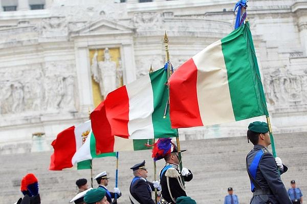 İtalya bayrağının renkleri, aynı zamanda İtalyan halkının, ülke birleşmesi sırasında kullandığı sembollerdir.