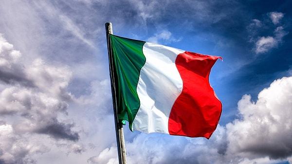 Dünyadaki en eski ulusal bayraklardan biri olan İtalya bayrağı, renkleri sebebiyle Meksika bayrağına da benzemektedir.