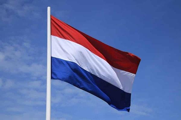 Hollanda bayrağı tarihi