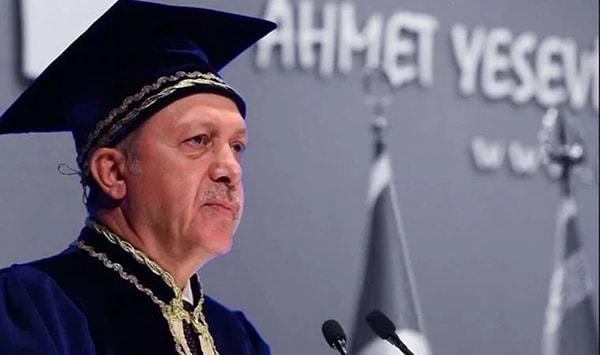 Erdoğan'ın adaylığında tartışma yaratan bir diğer konu ise üniversite diploması.  Konuyla ilgili geçtiğimiz günlerde sosyal medya hesabından paylaşım yapan eski Yüksek Öğretin Kurulu (YÖK) Başkanı Yusuf Ziya Özcan dikkat çeken bir paylaşım yapmıştı