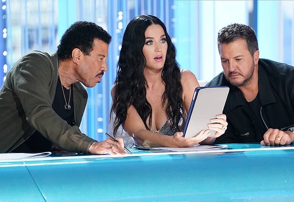 И теперь сама Сара Бет раскритиковала в новом видео TikTok Кэти за то, что та “пристыдила маму”.