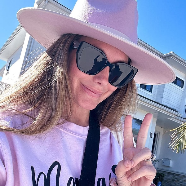 "Я бросаю тканевые туалетные салфетки в стиральную машину вместе с другой одеждой и стираю их."