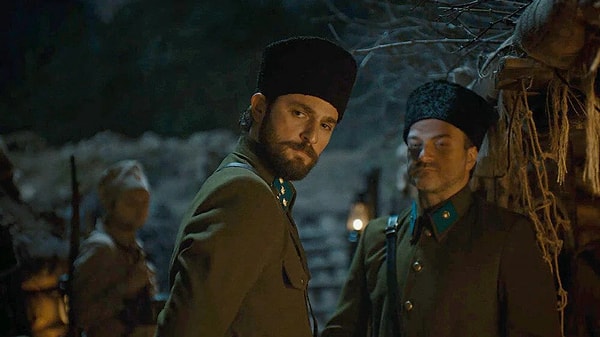 Yönetmenliğini Hilal Saral'ın üstlendiği yeni dizinin başrollerini Ebru Şahin ve Birkan Sokullu paylaşıyor. OGM Pictures imzalı yeni dizi izleyenleri ekranlara kilitledi.