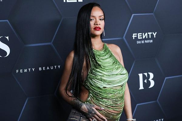 İkinci çocuğunu kucağına almaya hazırlanan dünyaca ünlü şarkıcı Rihanna, akıllara durgunluk veren bir olay yaşadı.