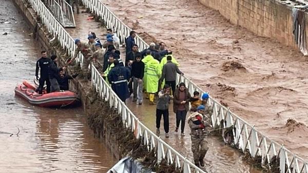 6 Şubat'ta meydana gelen Kahramanmaraş merkezli depremlerden etkilenen illerden Şanlıurfa, Adıyaman ve Malatya'da sağanak yağışlar 15 Mart'ta sele neden oldu.
