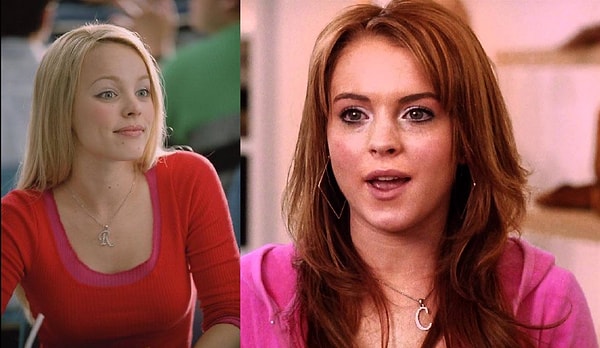 4. Mean Girls (2004) filminde Regina karakteri baş harfini taşıyan kolyeyi takarken, Cady karakteri Regina'yı aşağılayıp yerine geçtiğinde kendi baş harfini taşıyan kolyeyi takmaya başlıyor!