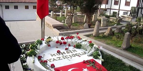 54 yaşında hayatını kaybeden Muhsin Yazıcıoğlu cenazesi 31 Mart 2009 tarihinde Kocatepe Camiinde düzenlendi.