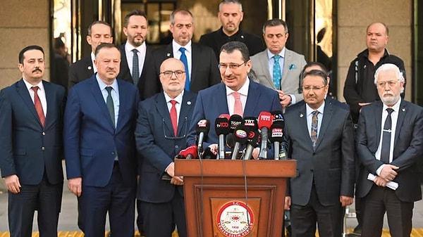 Adalet ve Kalkınma Partisi (AKP), Milliyetçi Hareket Partisi (MHP), Büyük Birlik Partisi (BBP) ve Yeniden Refah Partisi (YRP) dün Cumhur İttifakı protokolünü Yüksek Seçim Kurulu’na (YSK) sunmuştu.