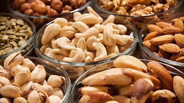 Oslo Üniversitesi yapmış olduğu sistematik inceleme sonucunda kuruyemişler ve tohumlar açısından yüksek diyetlerin kişilerin kolesterol seviyelerini düşürebileceğini söylemektedirler.