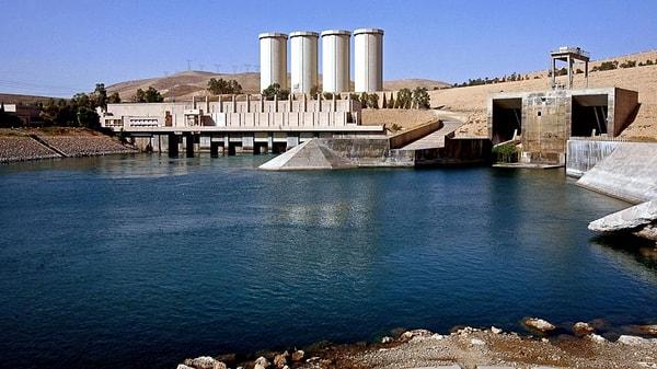 Barajın normal şekilde çalıştığını savunsalar da, Bağdat'taki ABD Büyükelçiliği, baraj konusunda uyarı yapmıştı.