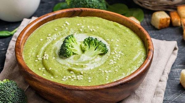 1. Olmazsa olmaz çorba tarifiyle başlayalım: Brokoli Çorbası Tarifi