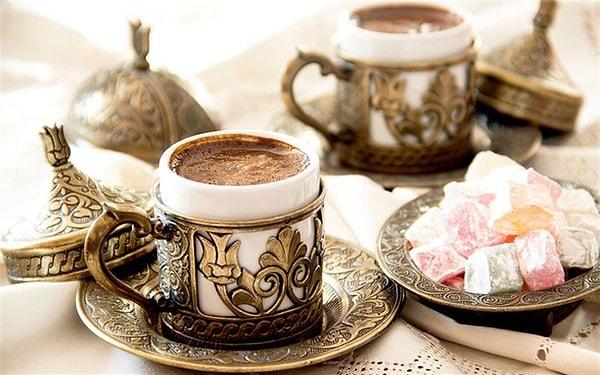 9. Asırlık lezzetlerden biri olan Türk kahvesinin tadı bayramlarda başkadır.