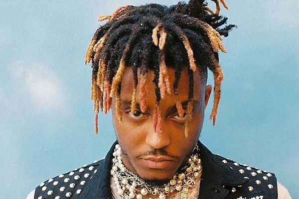 Juice WRLD, ilk albümü "Goodbye & Good Riddance"ı 2019 yılında yayınlamıştır.