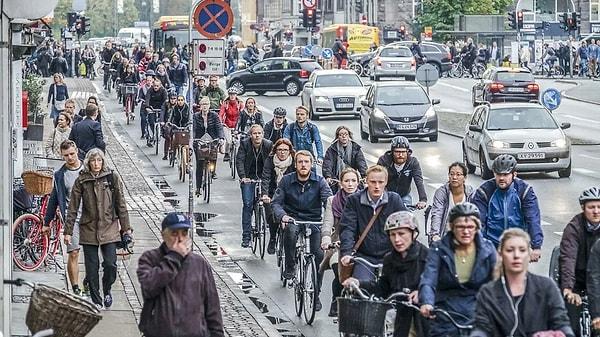15. Sadece Kopenhag'da 400 kilometreden fazla bisiklet yolu bulunuyor!
