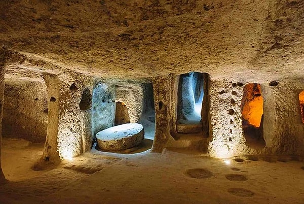 7.	Derinkuyu Underground City