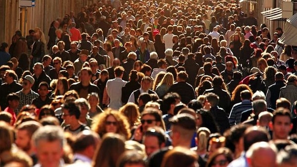 2. Часто ли вы обращаете внимание на людей вокруг?