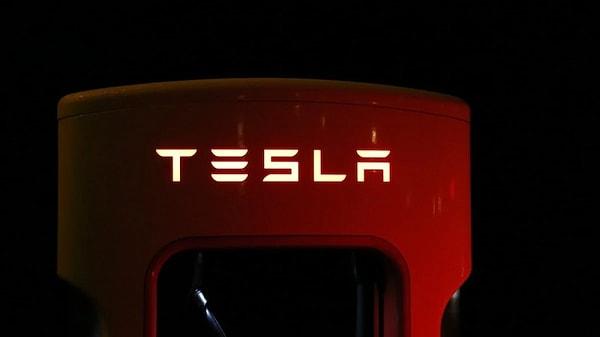 Dünyanın en büyük elektrikli otomobil üretici liderlerinden olan Tesla uzunca bir zamandır Türkiye pazarına giriş yapmaya çalışıyordu.