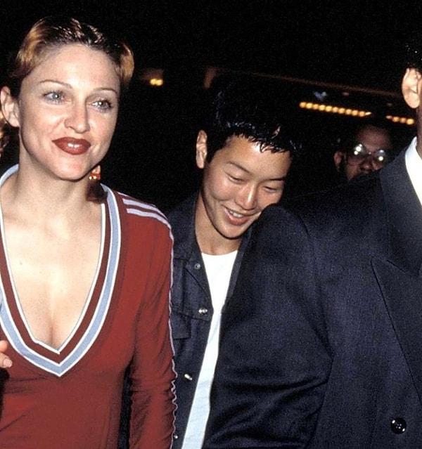 Shimizu, NEWS of The World Gazetesi’ne verdiği özel röportajda "Angelina’nın kocası gibiydim. Madonna ise beni seks kölesi gibi kullandı" demişti.