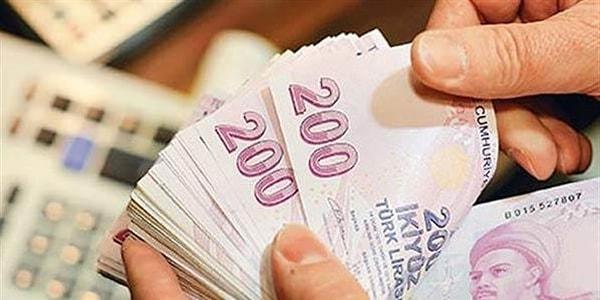 Geçen günlerde Cumhurbaşkanı Erdoğan, emekli maaşlarında en düşü oranın 5 bin 500 TL'den 7 bin 500 TL'ye yükseltildiğini açıklamıştı.