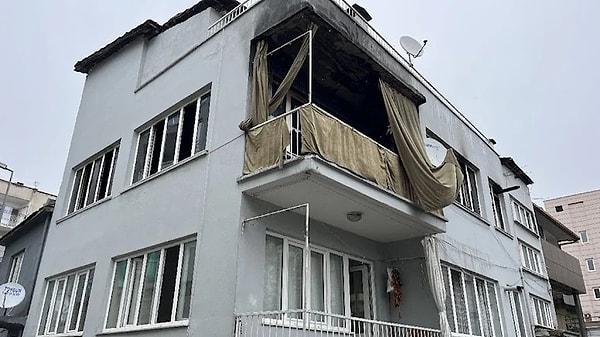 Olay yerine gelen itfaiye ekipleri, yangını kısa sürede söndürdü. Evde yapılan incelemede 1 yaşındaki Zeynep A’nın hayatını kaybettiği belirlendi.