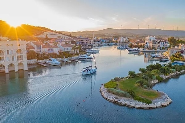 6. Alacati Port