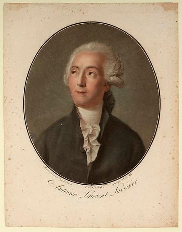 Fransız kimyager Antoine Lavoisier daha sonra gazı Priestley'den bağımsız olarak keşfettiğini iddia etti.