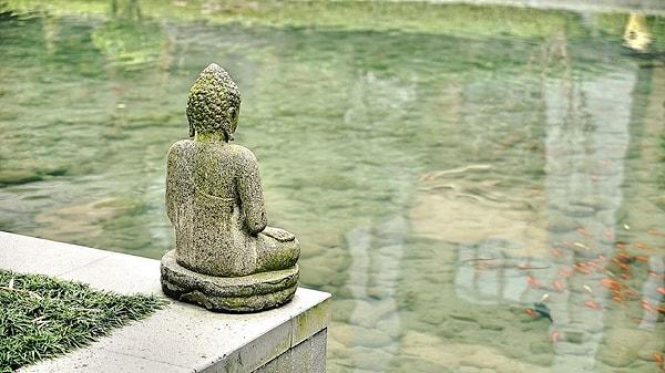 Bugün mindfulness Budist pratiklerinin hâlâ en önemli uygulamalarından biri olarak var olmaya devam ediyor.