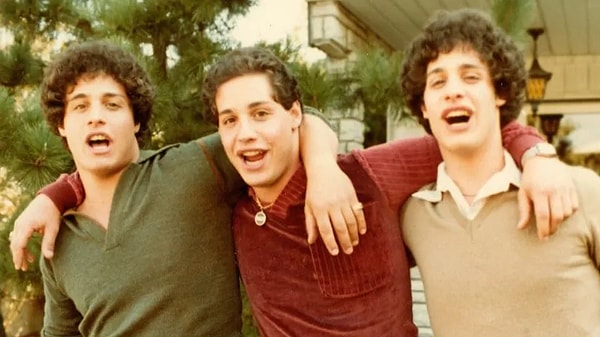 Üç kardeş, 19 yaşlarına gelene kadar birbirinden habersiz yaşadı. 1980 yılında New York SUNY Sullivan Meslek Yüksek Okulu'na kaydolan Robert, kampüste kendisine "Eddy" diye seslenildiğini fark etti.