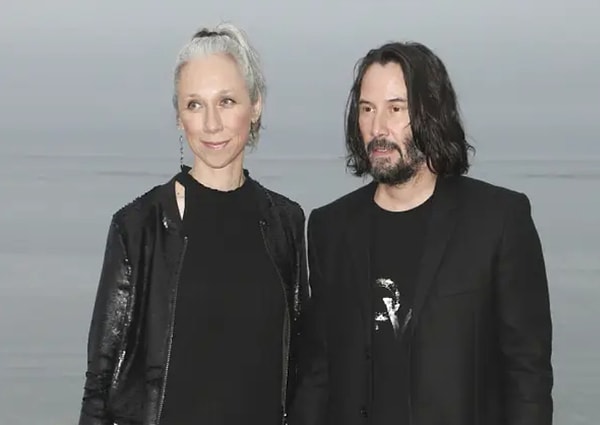 Но подробностями своих отношений звездная пара совсем не делится