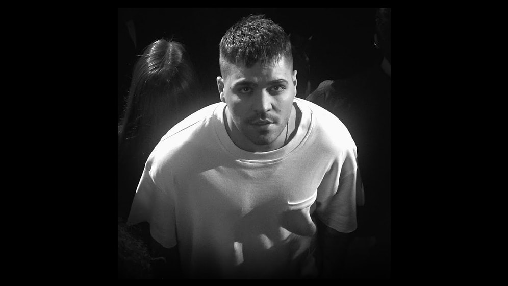 Sen Bana Nefes Ben Sana Herkes! Kırık Kalplerimizin Sözcüsü Emircan İğrek'in Birbirinden Güzel Şarkı Sözleri