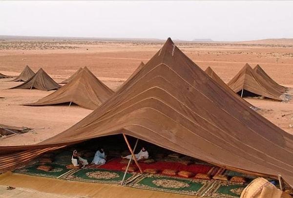 12. Fas'ta karşılaşabileceğiniz göçebe çadırlarının uyumlu görüntüsü...