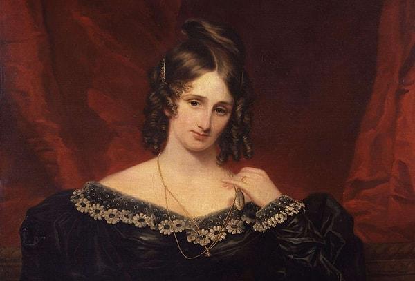 3. Takvimler 1819 yılını gösterirken yağmurlu bir günde aynı evde kalan Mary Shelley, Percy Shelley, Lord Byron ve John Polidori; bir korku hikayesi yazma yarışması yaptılar.