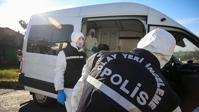 �stanbul'da Vah�et: Yeni Do�mu� Bebe�i Caminin Bah�esine G�md�ler