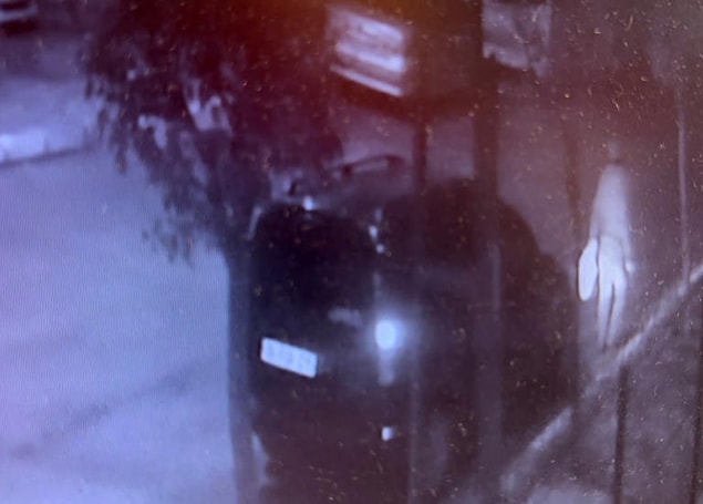 �stanbul'da Vah�et: Yeni Do�mu� Bebe�i Caminin Bah�esine G�md�ler