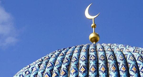 İslam aleminin dört büyük halifesi bulunmaktadır. Halifelik makamı ilk olarak siyasi bi yönetim şekli olarak ortaya çıkmıştır.