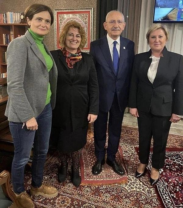 Cumhurbaşkanı adayı Kemal Kılıçdaroğlu'nun seccadeye basarken çekilen fotoğrafı gündemin en çok konuşulan konularından bir tanesi oldu.
