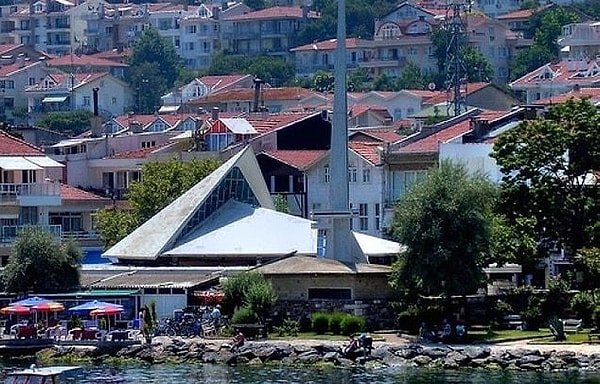 Kınalıada Mosque