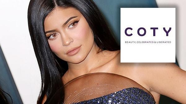 Kasım 2019'da Kylie Jenner, Kylie Cosmetics'in hisselerinin çoğunu, 600 milyon dolar karşılığında Coty Inc.'e sattı ve bu da şirketin değerinin 1,2 milyar dolar olmasına neden oldu.